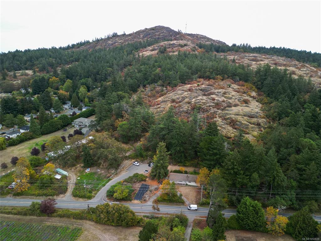 Fourth View of 4439 Blenkinsop Rd, Saanich, BC, V8X 2C3
