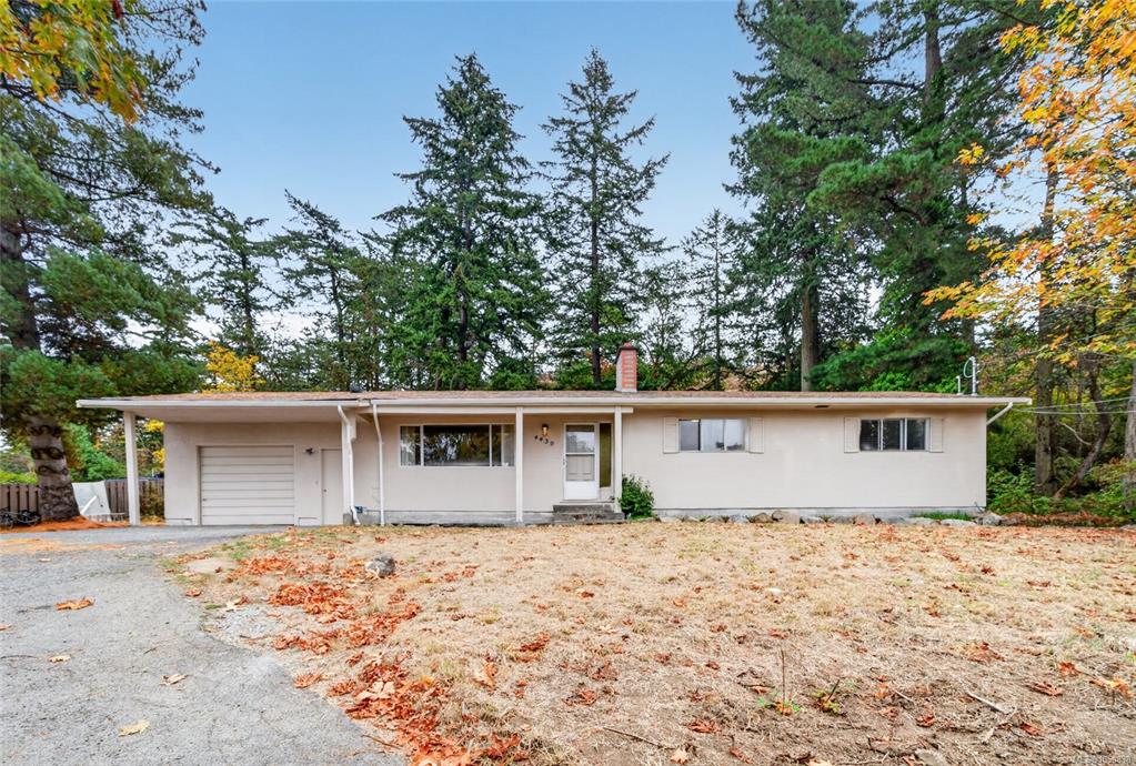 Fifth View of 4439 Blenkinsop Rd, Saanich, BC, V8X 2C3