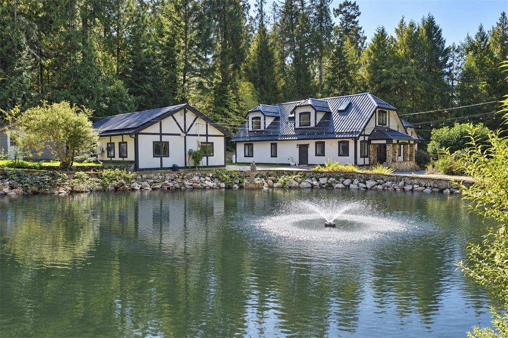 Fourth View of 8401 Lawrence Rd, Central Saanich, BC, V8M 1S5