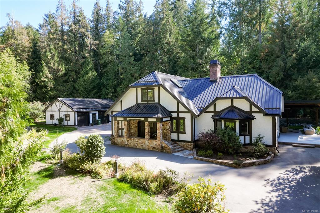 Fifth View of 8401 Lawrence Rd, Central Saanich, BC, V8M 1S5