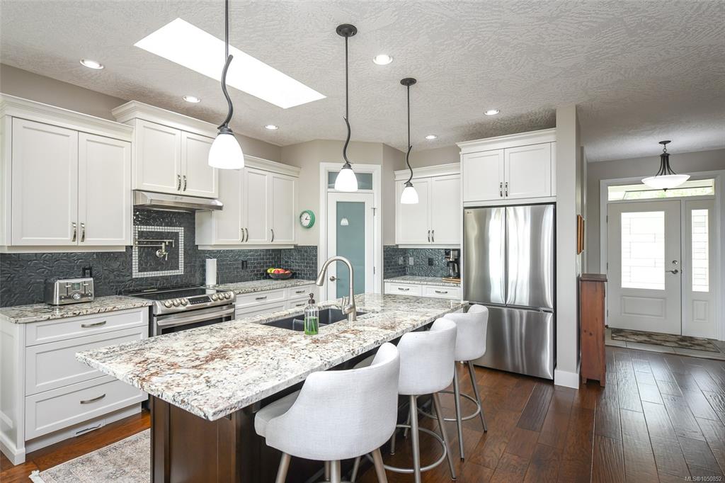 Fifth View of 2763 Fife Pl, Courtenay, BC, V9N 4A6
