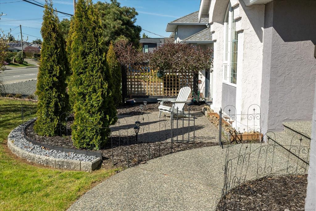Third View of 6160 Dover Rd, Nanaimo, BC, V9V 1C7