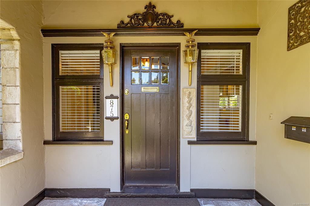 Fourth View of 875 Richmond Ave, Victoria, BC, V8S 3Z2