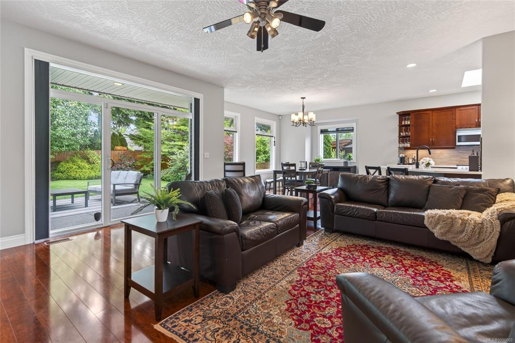 Fifth View of 2557 Hebrides Cres, Courtenay, BC, V9N 3Z7