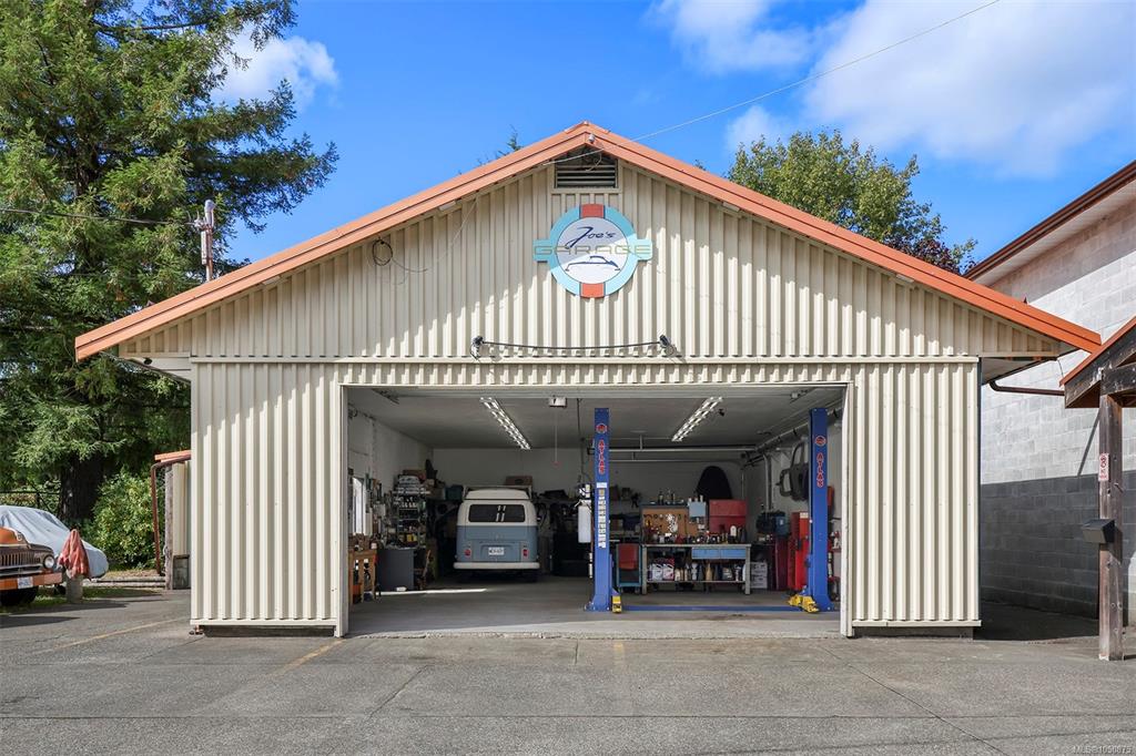 4660 Western Rd, 1050875, BC,