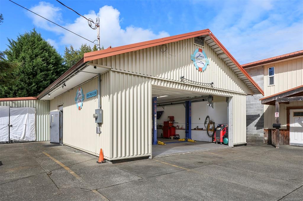 Third View of 4660 Western Rd, Courtenay, BC, V9N 3T2