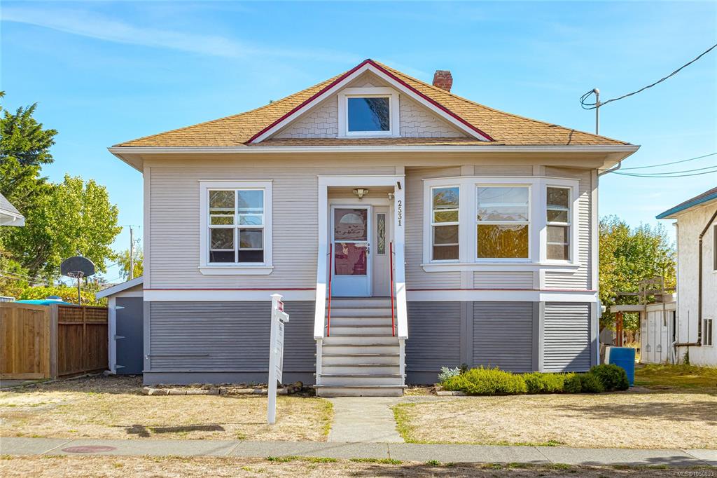 2531 Fernwood Rd, 1050893, BC,