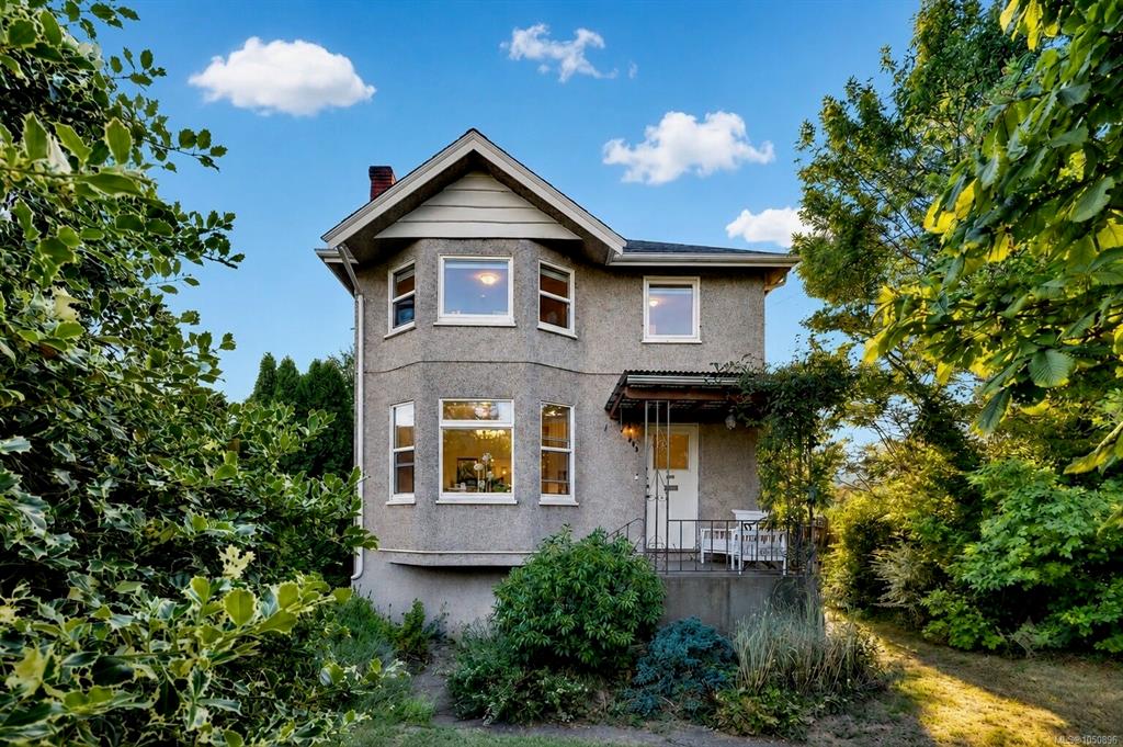 Second View of 2726 Prior St, Victoria, BC, V8T 3Y1