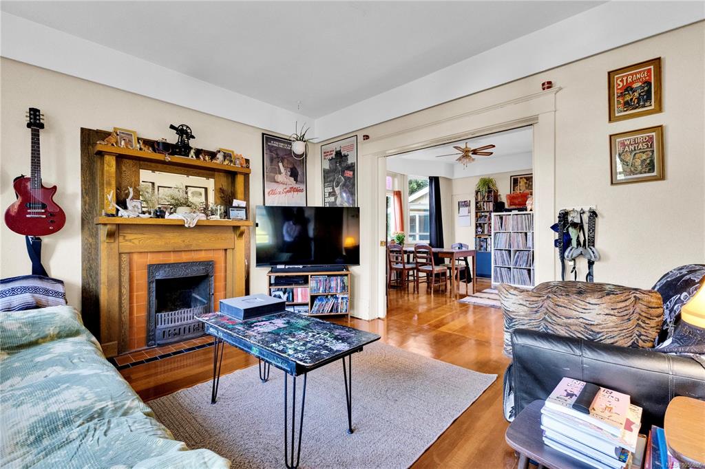 Third View of 2726 Prior St, Victoria, BC, V8T 3Y1