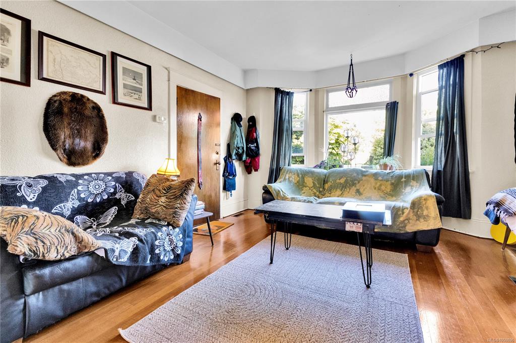 Fifth View of 2726 Prior St, Victoria, BC, V8T 3Y1