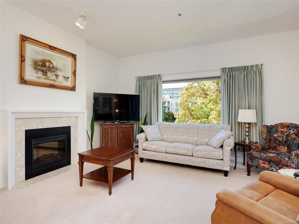 Fourth View of 3969 Shelbourne St, Cumberland, Saanich, BC, V8N 3E1