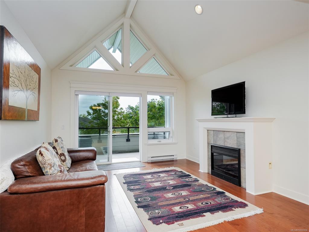 Fifth View of 537 Heatherdale Lane, Heatherdale Estates, Saanich, BC, V8Z 0A4