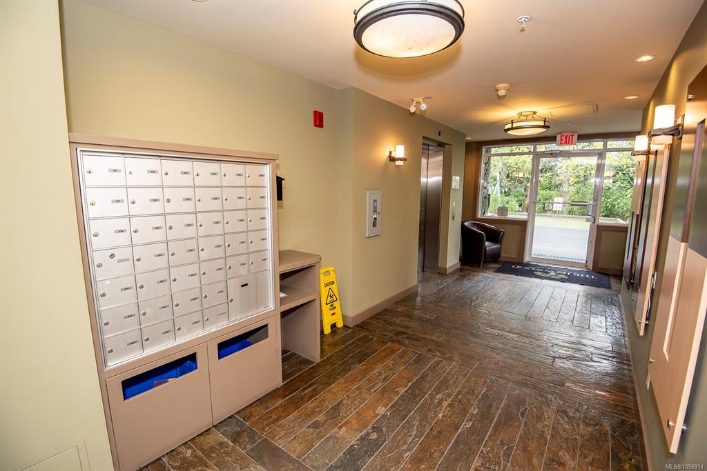 Fifth View of 1115 Craigflower Rd, The Ironwood, Esquimalt, BC, V9A 7R1