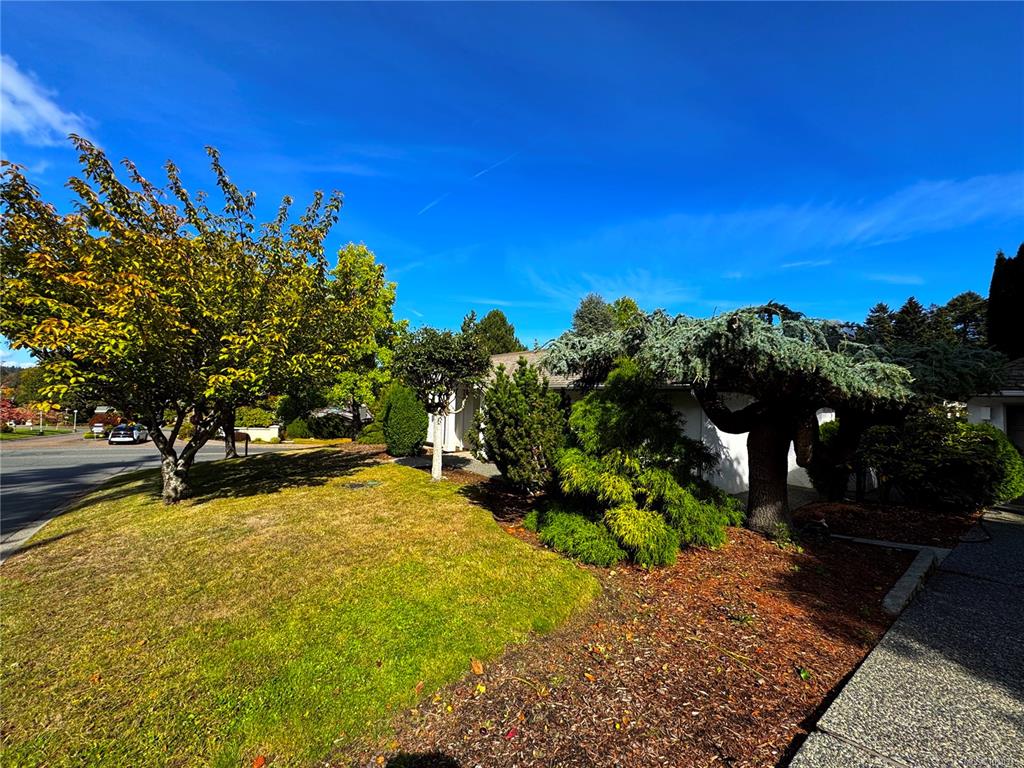 Second View of 1096 Valewood Trail, Saanich, BC, V8X 5E3