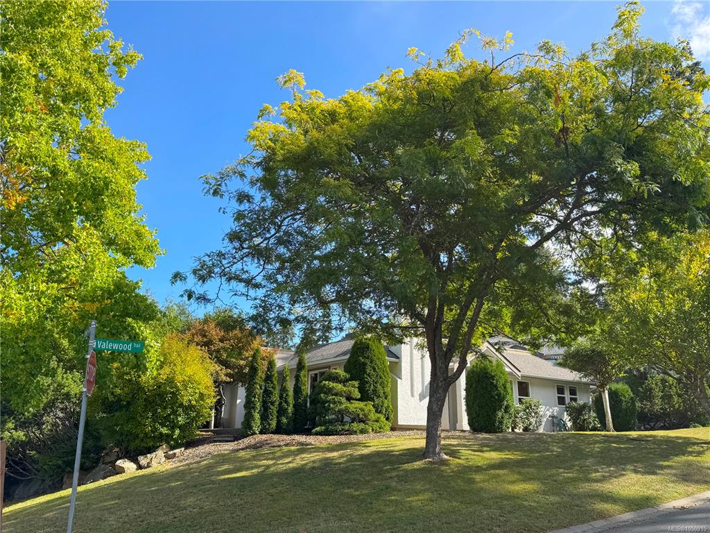 Third View of 1096 Valewood Trail, Saanich, BC, V8X 5E3