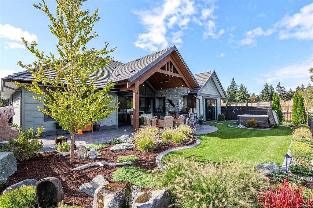 Third View of 3263 Winchester Ave, Courtenay, BC, V9N 0H6