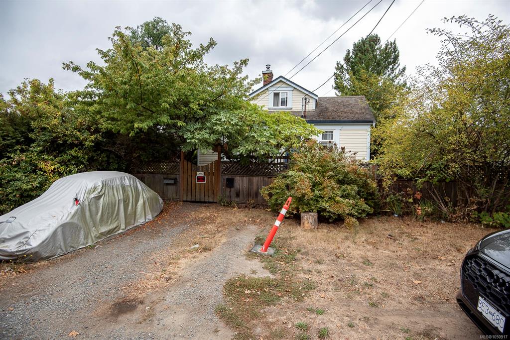 Second View of 3814 Rowland Ave, Saanich, BC, V8Z 1X7