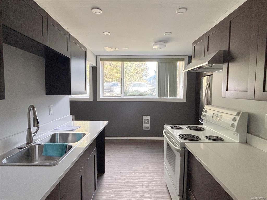 Third View of 350 Alder Cres, Mountain View, Gold River, BC, V0P 1G0