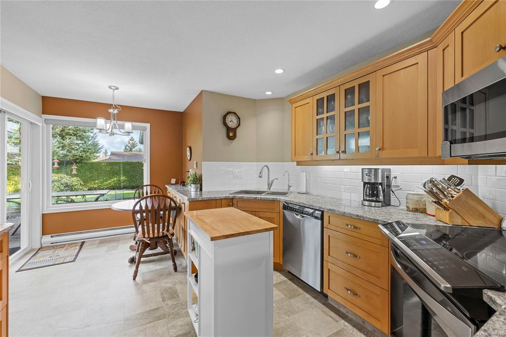 Fourth View of 521 Birch Ave, Qualicum Beach, BC, V9K 1K4