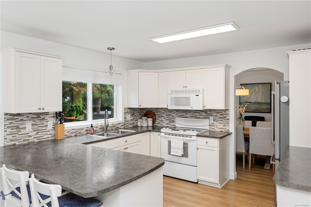 Fourth View of 6141 Glacier Way, Nanaimo, BC, V9T 6C8
