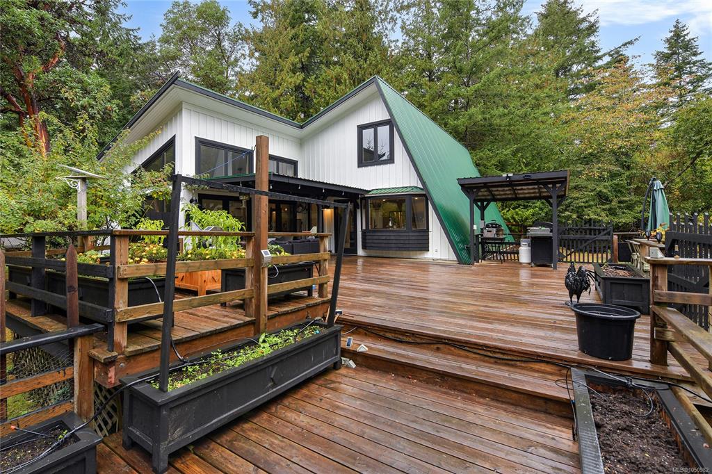 Third View of 505 Bayview Dr, Mayne Island, BC, V0N 2J1