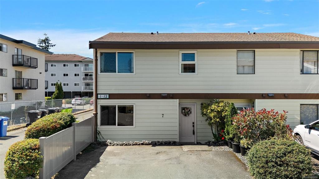 Third View of 10046 Fifth St, Juniper Place, Sidney, BC, V8L 2X9