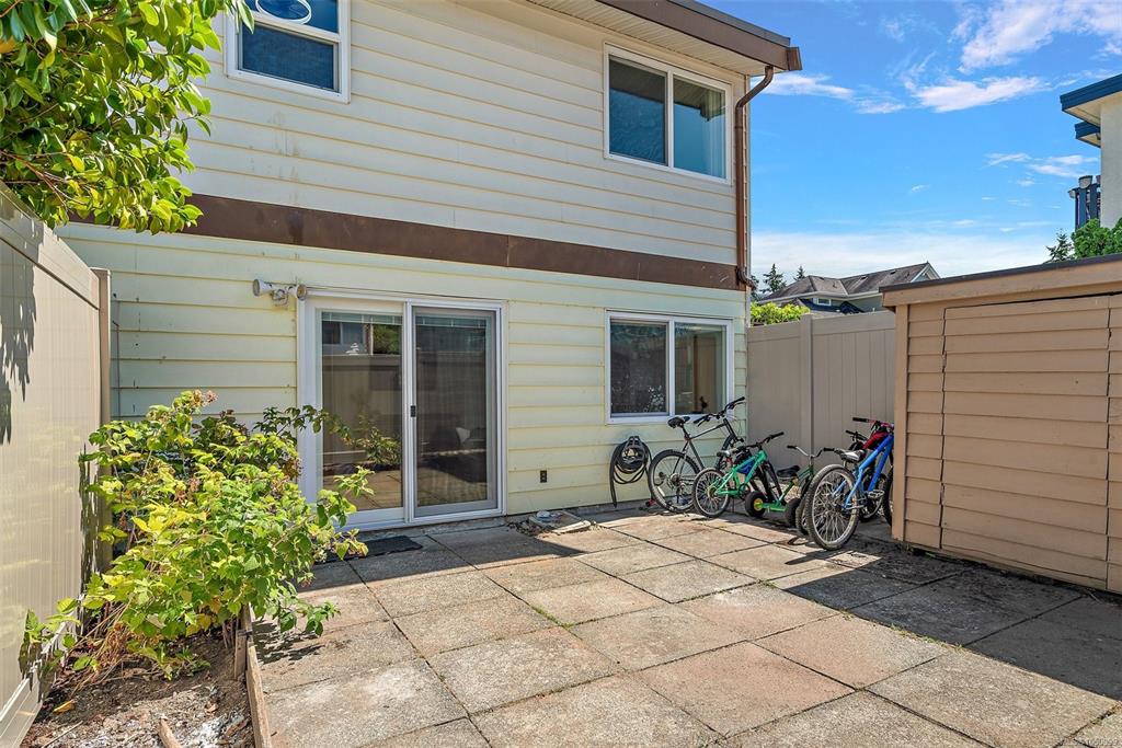 Fourth View of 10046 Fifth St, Juniper Place, Sidney, BC, V8L 2X9