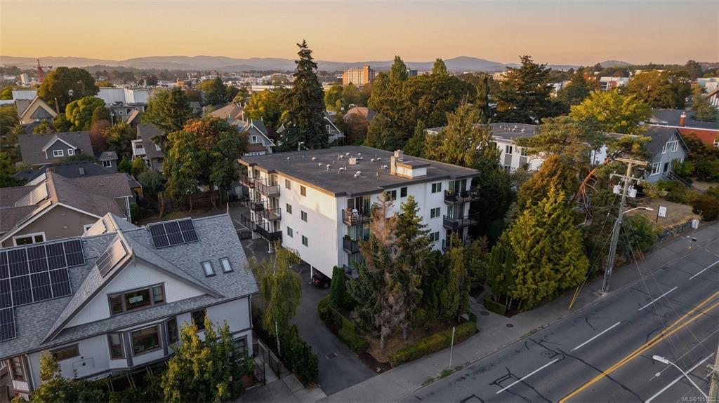 Second View of 2310 Quadra St, Victoria, BC, V8T 4C8