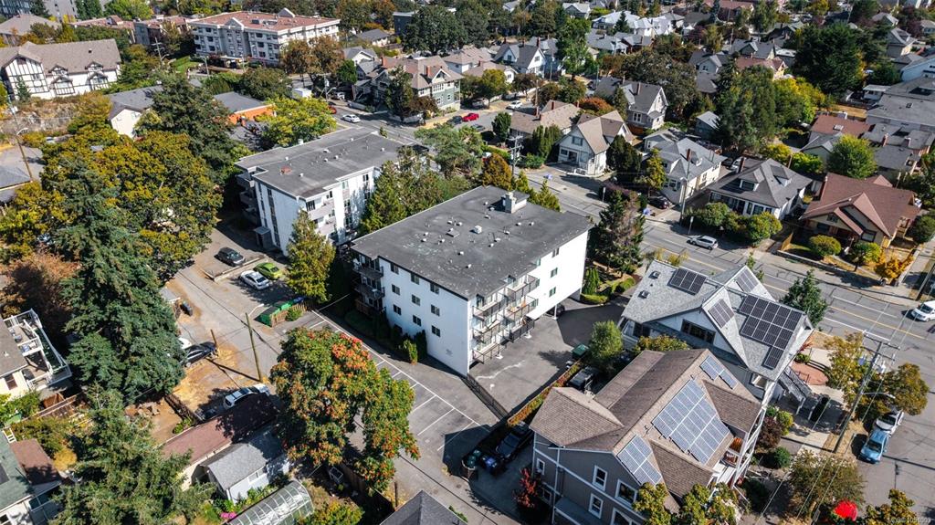 Fifth View of 2310 Quadra St, Victoria, BC, V8T 4C8