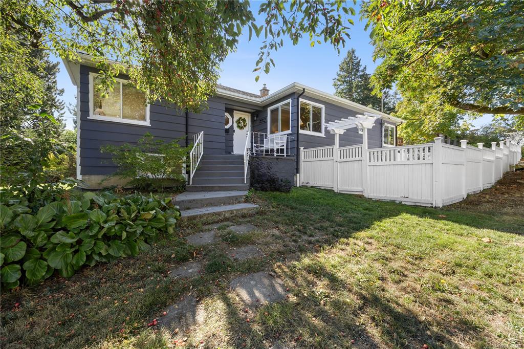 741 Cowper St, 1051007, BC,