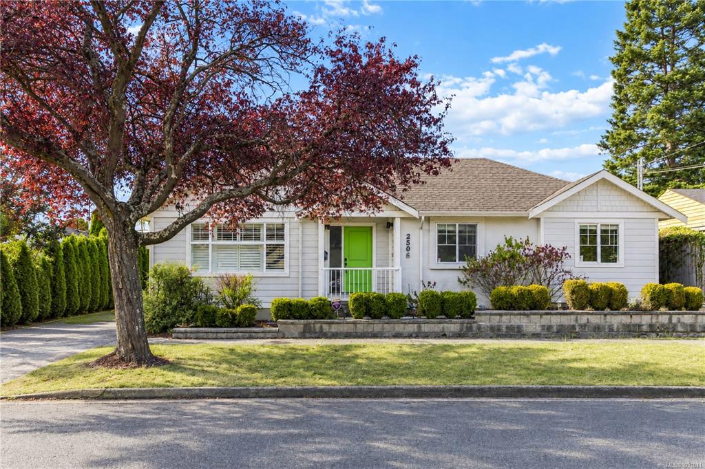 Fifth View of 2508 Shakespeare St, Victoria, BC, V8R 4G5
