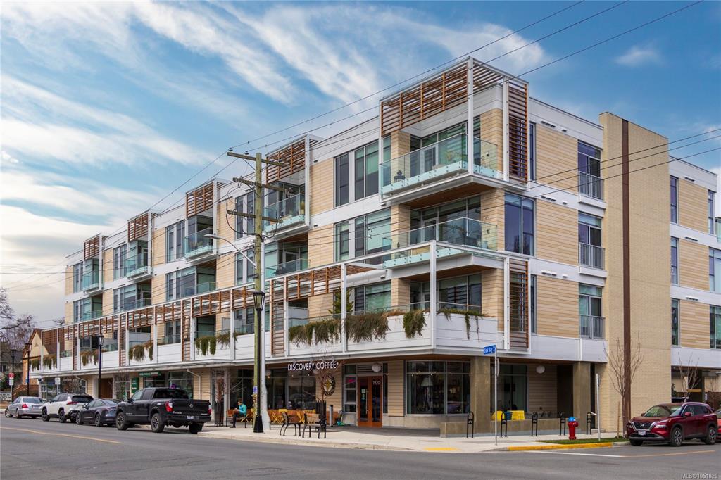 Second View of 1916 Oak Bay Ave, The Redfern, Victoria, BC, V8R 1C7