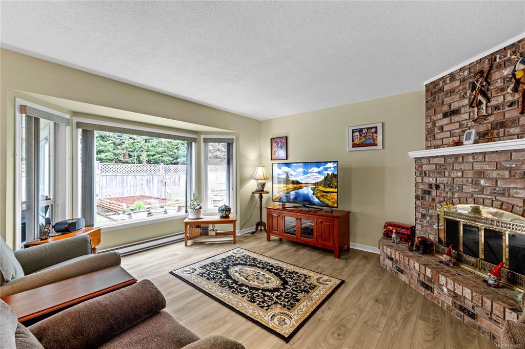 Fourth View of 834 Redonda Pl, Qualicum Beach, BC, V9K 1R4