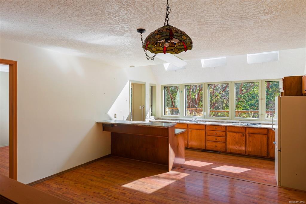 Fourth View of 614 Tammy Pl, Highlands, BC, V9B 6E9
