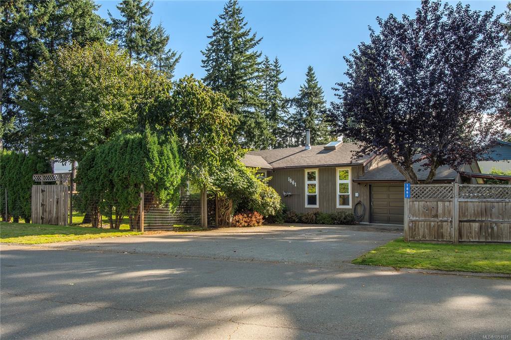 1861 Carlyle Cres, 1051031, BC,