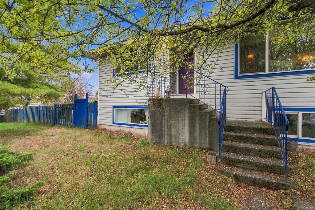 Third View of 619 Pine St, Nanaimo, BC, V9R 2C7