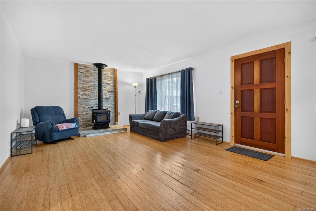 Fourth View of 7842 Tozer Rd, Fanny Bay, BC, V0R 1W0