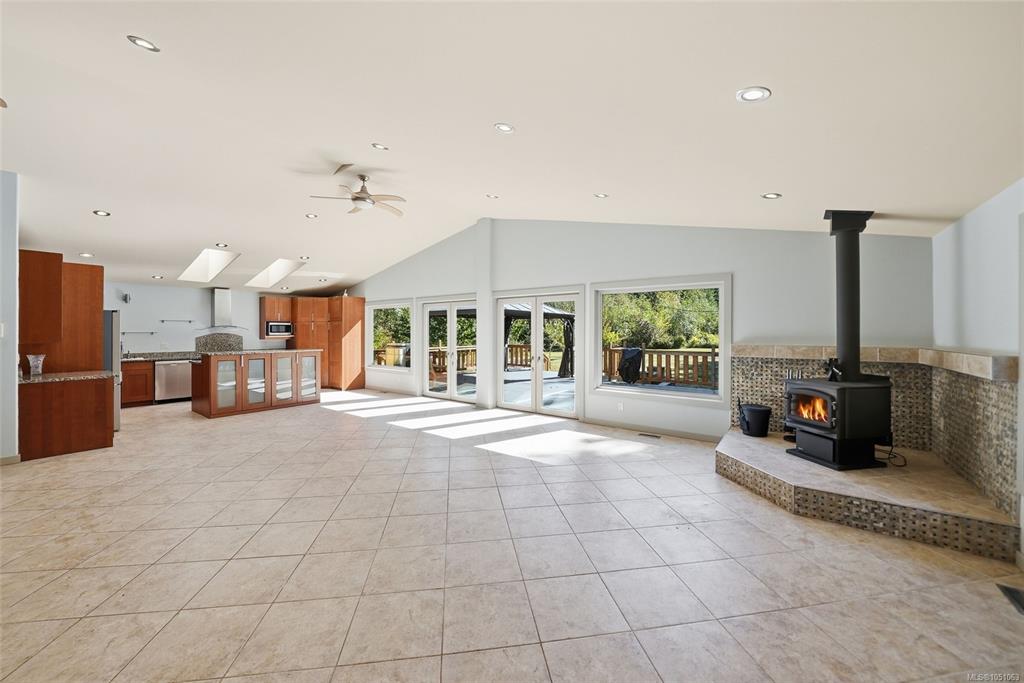 Fourth View of 3060 Thorpe Rd, Qualicum Beach, BC, V9K 1Z7