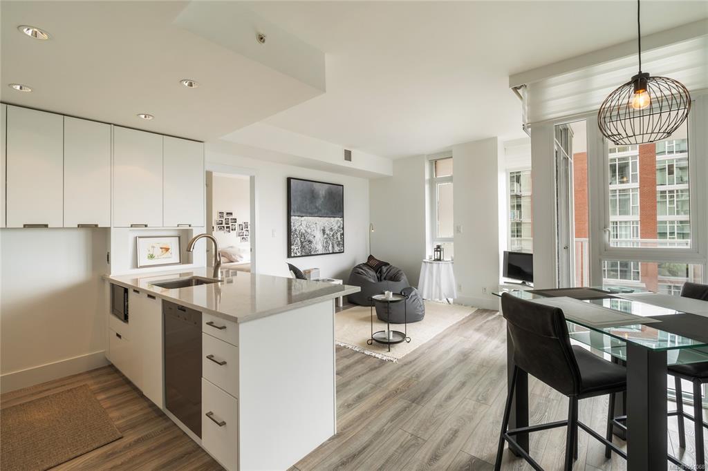 Fourth View of 83 Saghalie Rd, Victoria, BC, V9A 0E7