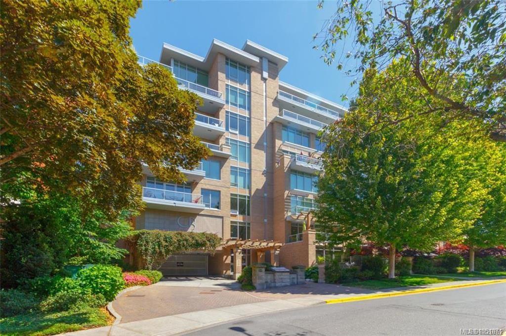 828 Rupert Terr, 1051071, BC,