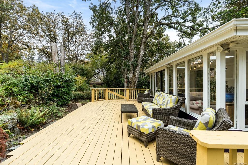 Fifth View of 14 Eaton Ave, View Royal, BC, V8Z 5E1