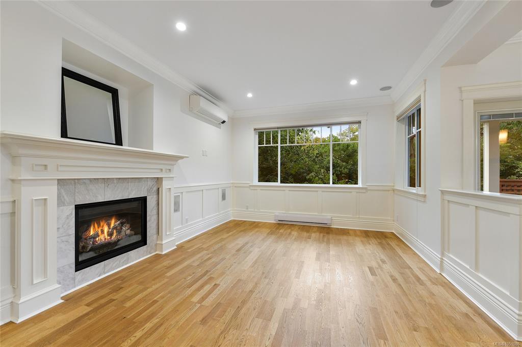 Fifth View of 2517 Asquith St, Victoria, BC, V8R 3Y2