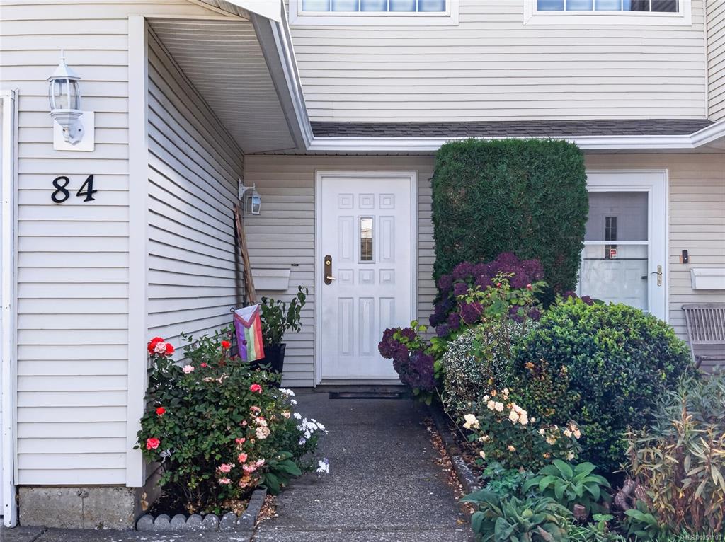 Fourth View of 717 Aspen Rd, Meadow Glen Estates, Comox, BC, V9M 3X4