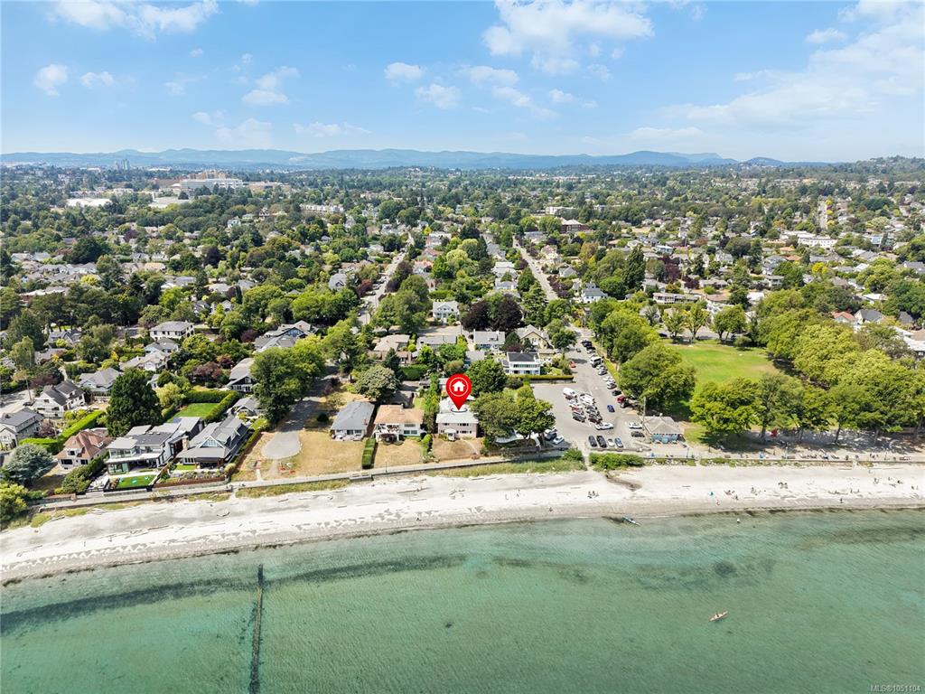 Second View of 2168 Esplanade, Oak Bay, BC, V8R 2W1
