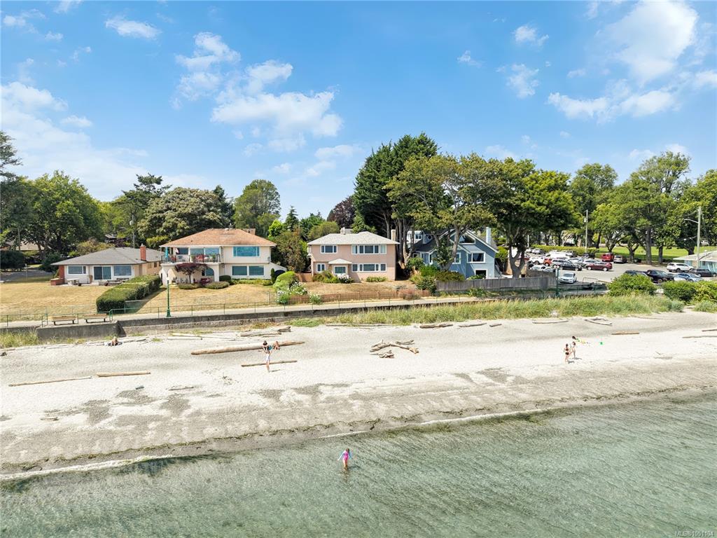 Third View of 2168 Esplanade, Oak Bay, BC, V8R 2W1