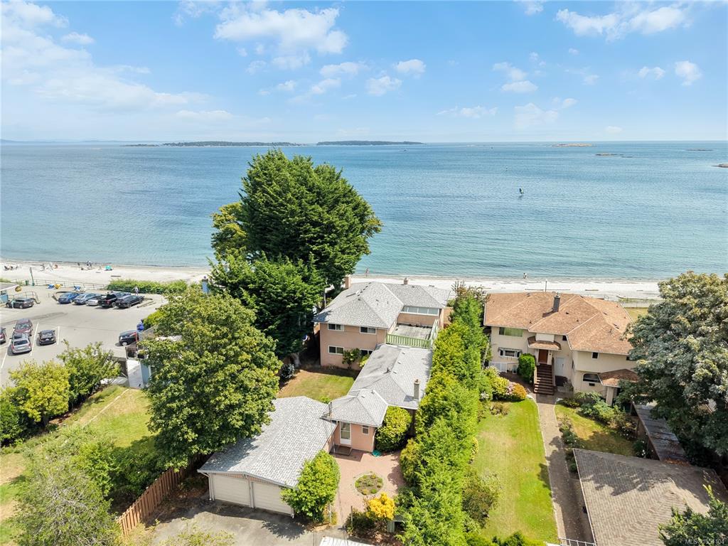 Fourth View of 2168 Esplanade, Oak Bay, BC, V8R 2W1