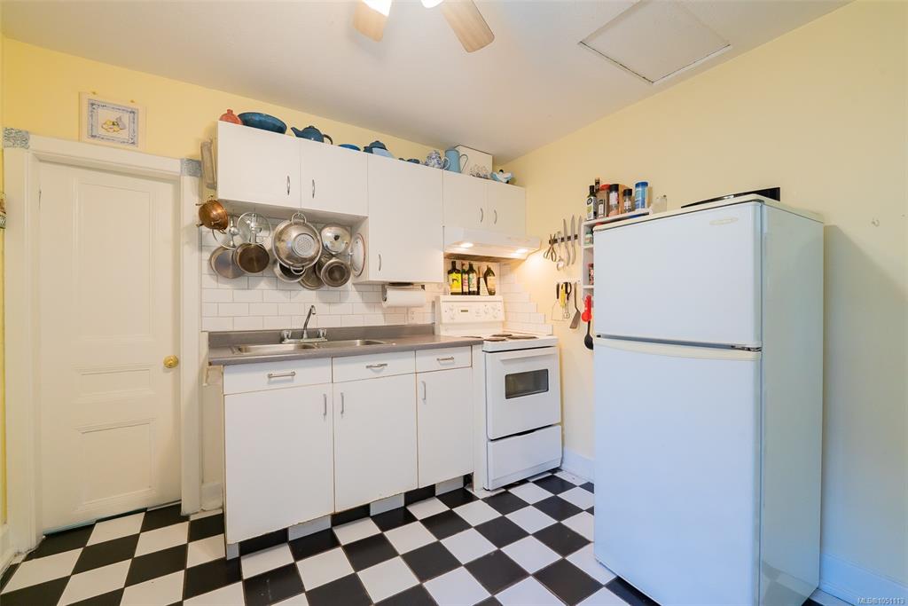 Fifth View of 660 Albert St, Nanaimo, BC, V9R 2W4