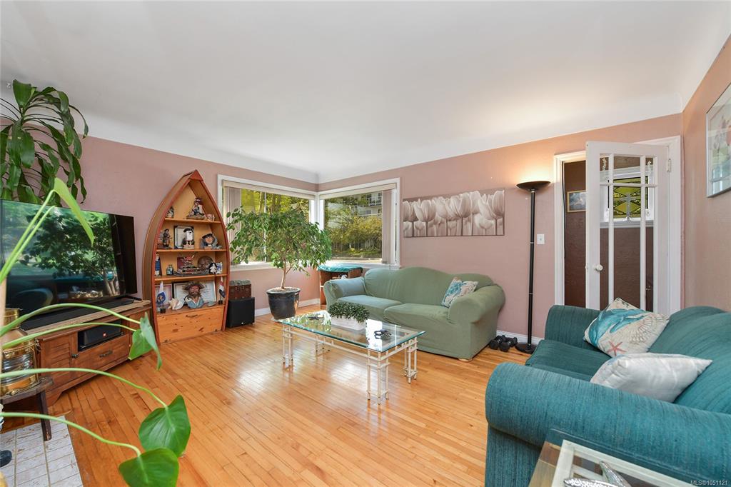 Third View of 1113 Esquimalt Rd, Esquimalt, BC, V9A 3N5