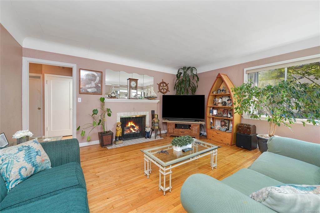 Fourth View of 1113 Esquimalt Rd, Esquimalt, BC, V9A 3N5