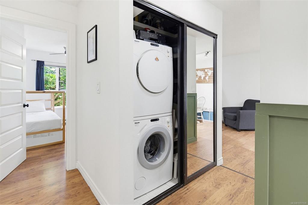 Fifth View of 2520 Wark St, Victoria, BC, V8T 5G6